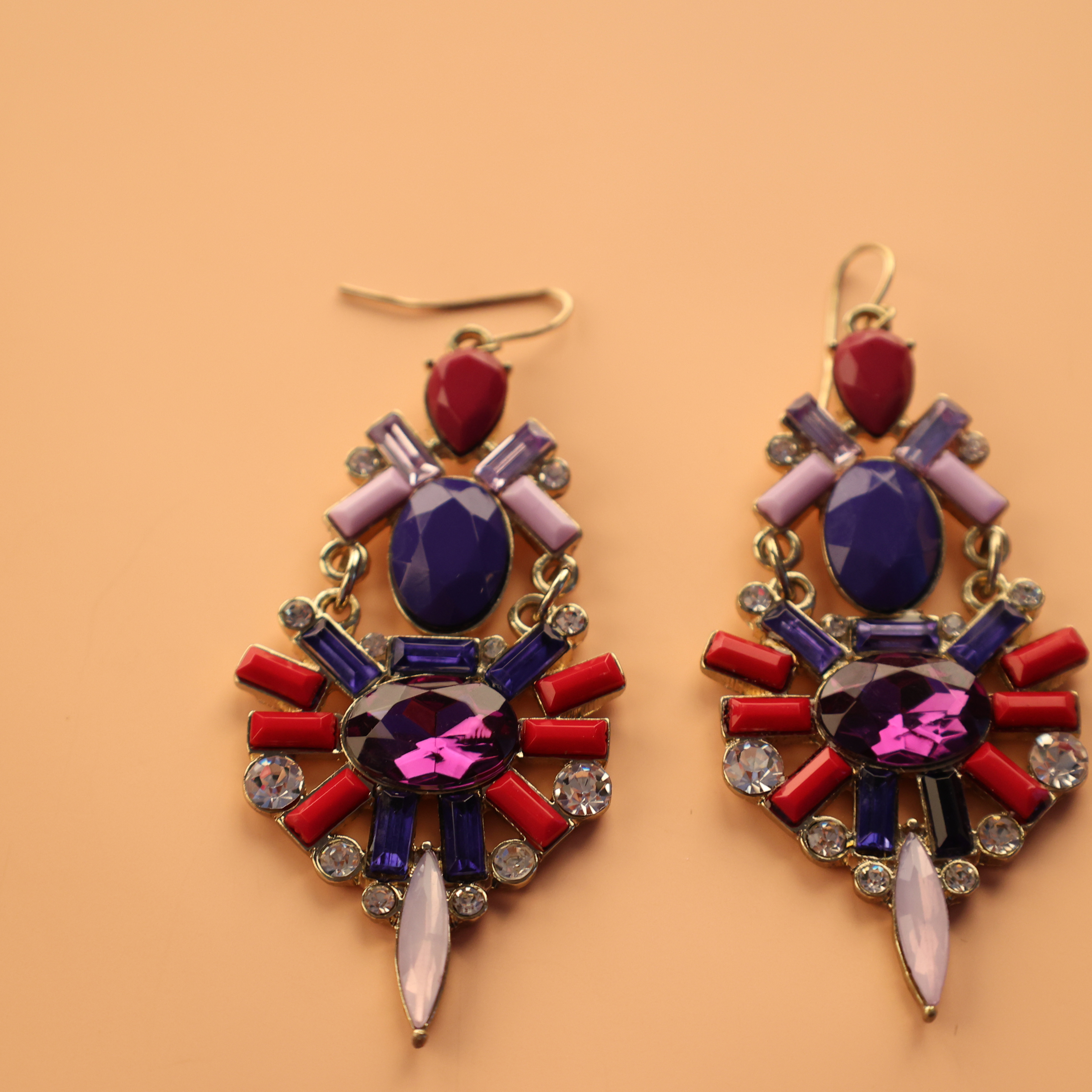 Pendientes colgantes de piedras de colores clásicos